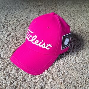 Titleist unisex golf hat velcro with magnet ball marker